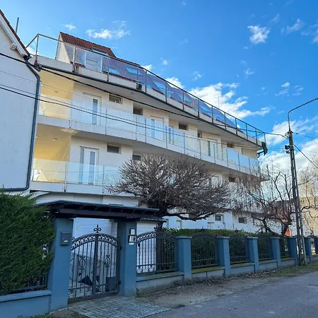 Golden Coast Apartamento *